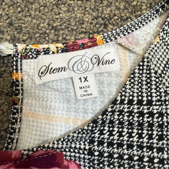 Chic Floral Checkered Knot Front Blouse - Picture 5 of 8